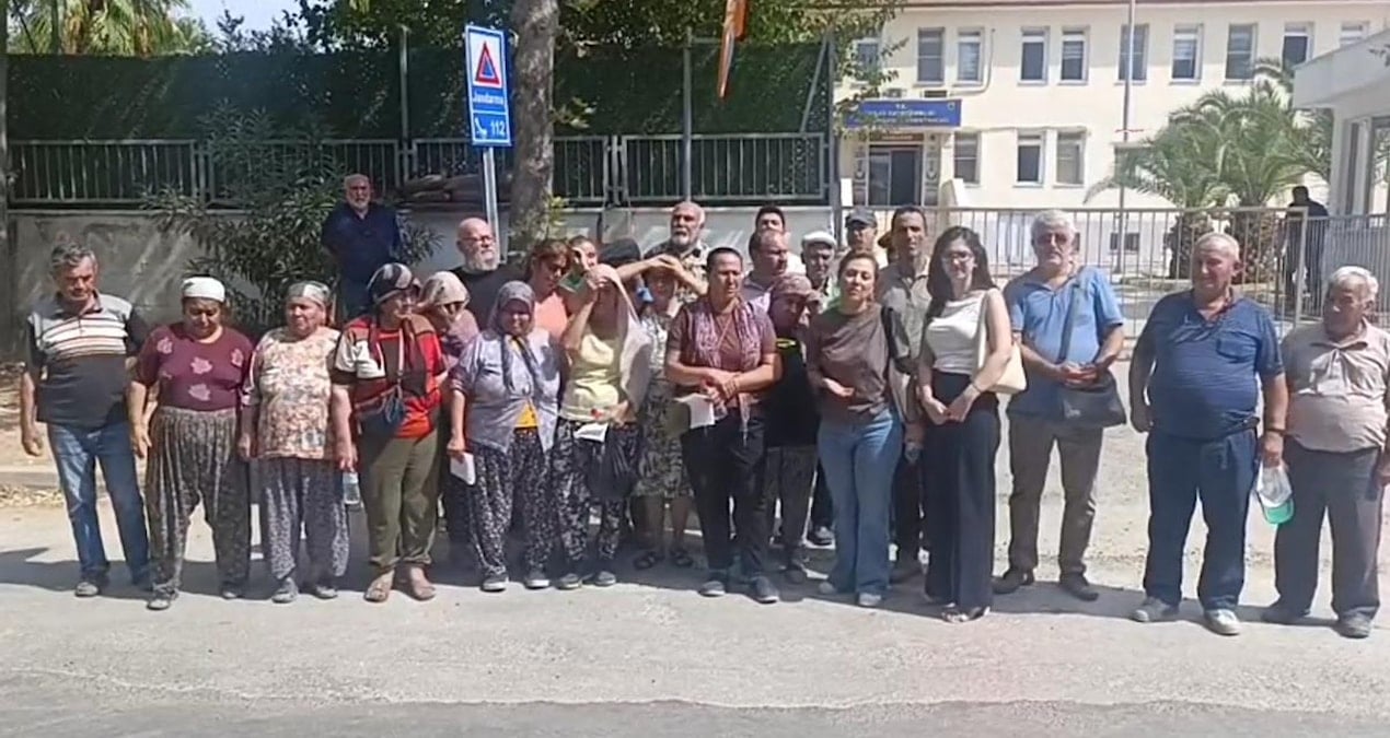 akbelende zeytin direnisinde gozaltina alinan muhtar ve koyluler serbest birakildi XzLnO57Q