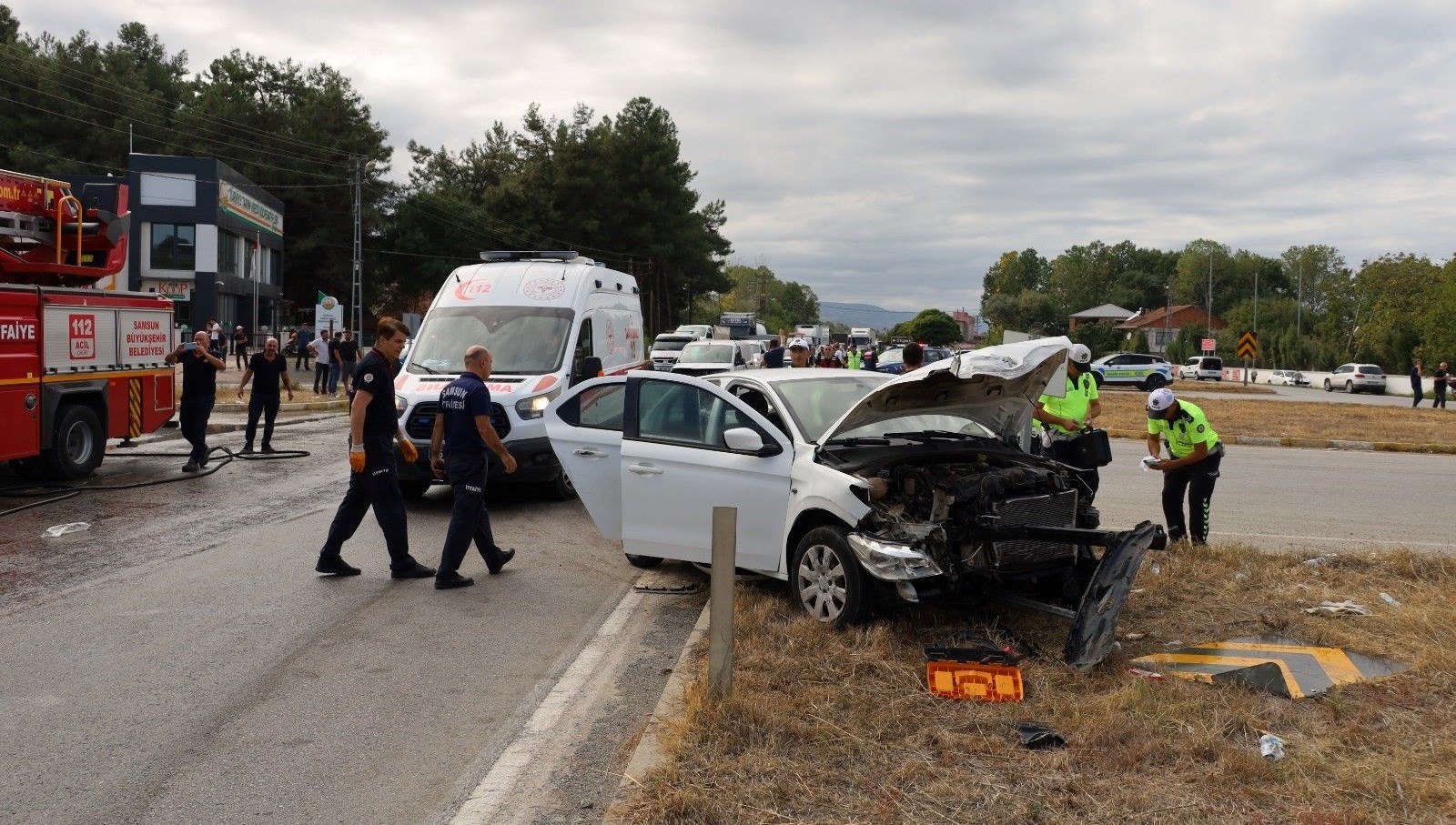 samsunda zincirleme kaza 6 kisi yaralandi FcOxqRTx