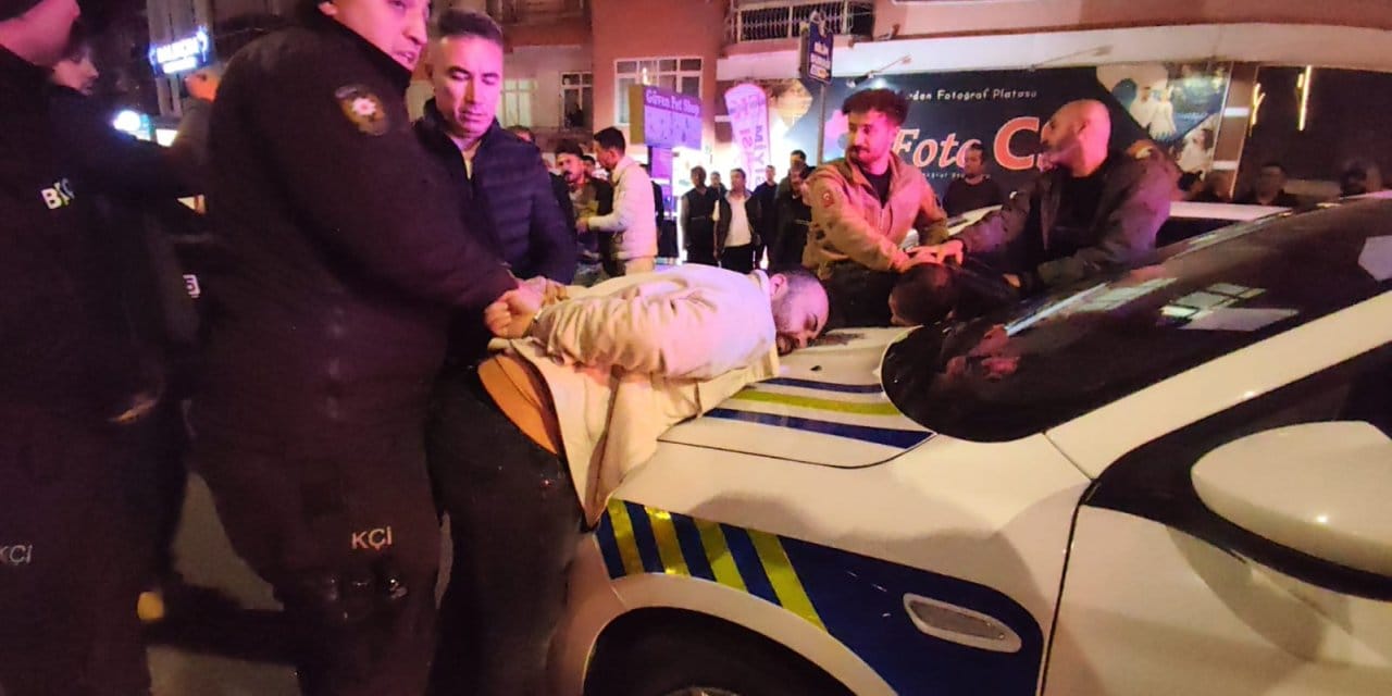 alkollu surucu polis mudurunu tekmeledi Q2gUaEWl.jpg