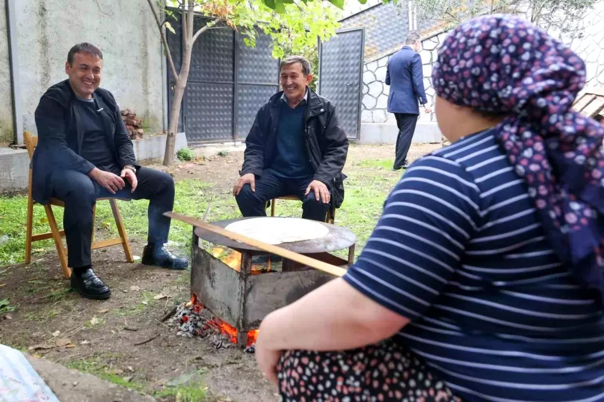 bilecik valisi faik oktay sozer kuplu koyunde vatandaslarla bulustu MgSYaUgr.jpg