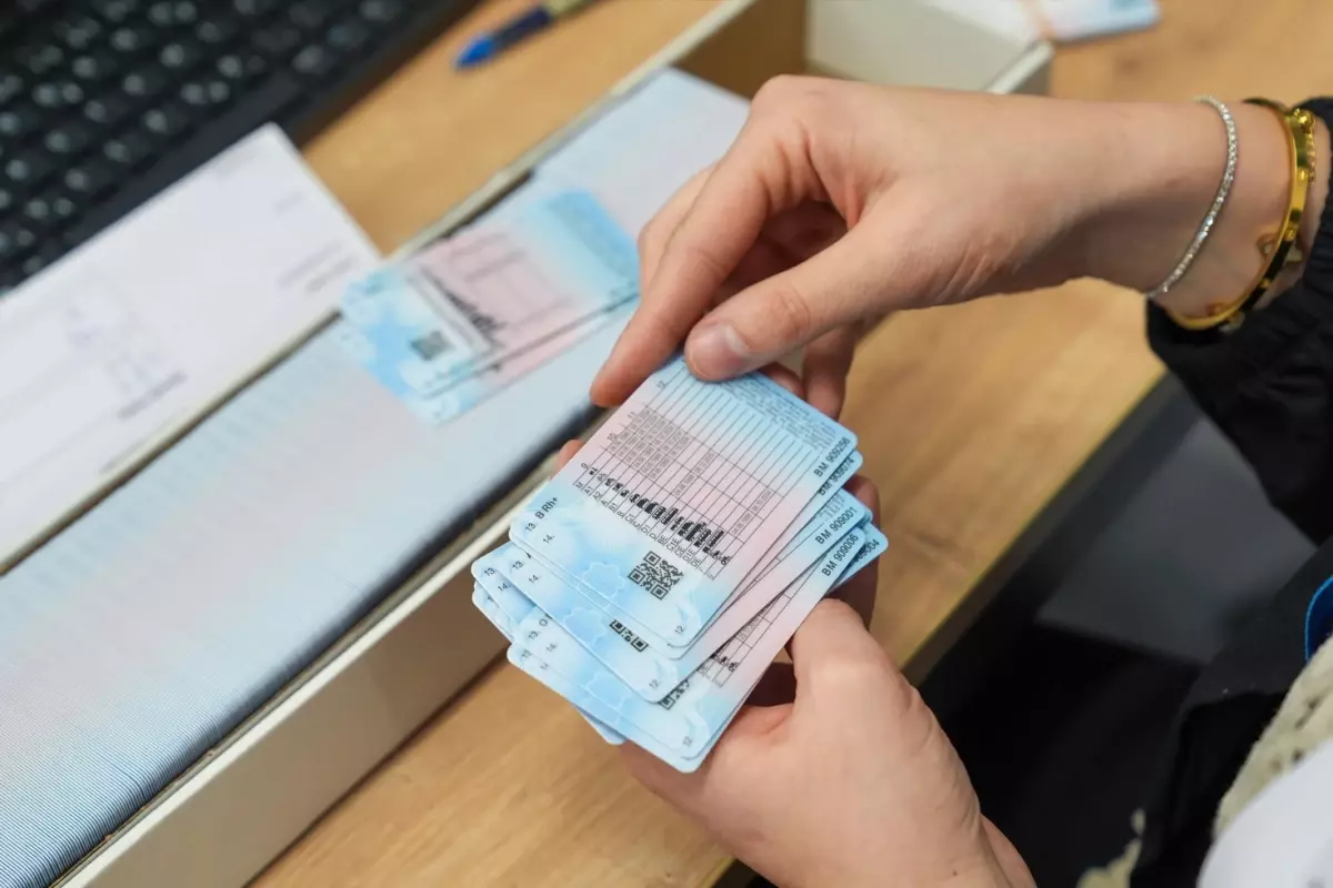 ehliyet yenilemede son tarih yaklasiyor ucret 15 tlden 7500 tlye cikiyor 6VAJaJIj.jpg