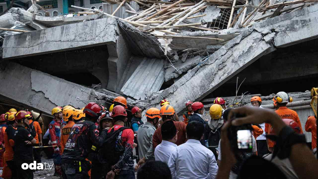 endonezyada okul binasi coktu 37 olu XLlbGUVJ