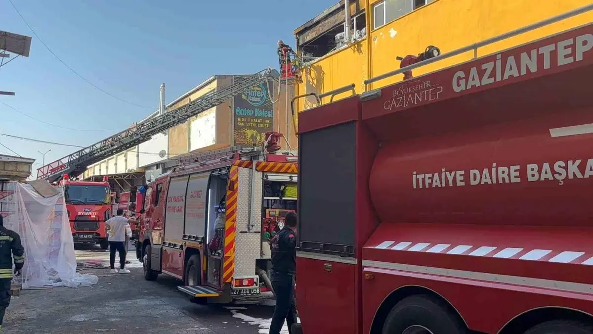 gaziantepte gida deposunda yangin T8dLnuE7