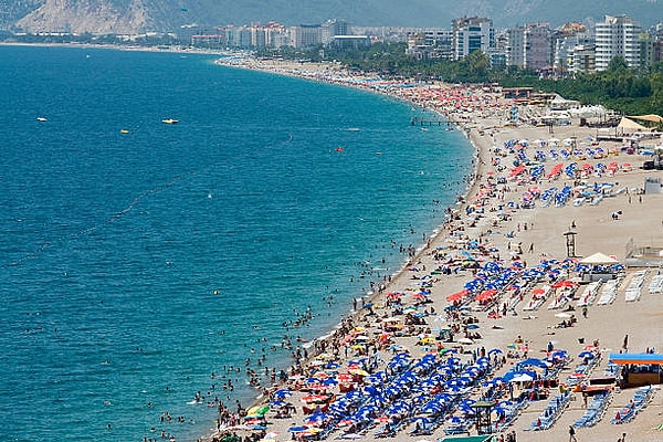 Antalya’nın Plajlarıyla Eşsiz Bir Yaz Deneyimi