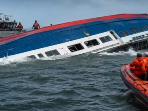 Guyana aciklarinda 116 kisilk yolcu qm7f